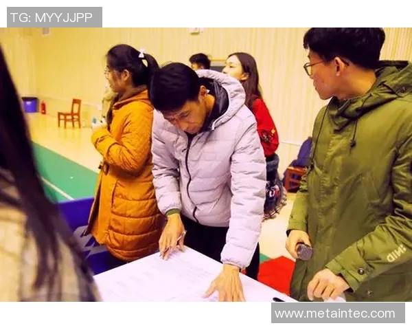 武汉羽毛球队的拼搏历程与大满贯荣耀之路的深度剖析 武汉羽毛球队的拼搏历程与大满贯荣耀之路的深度剖析