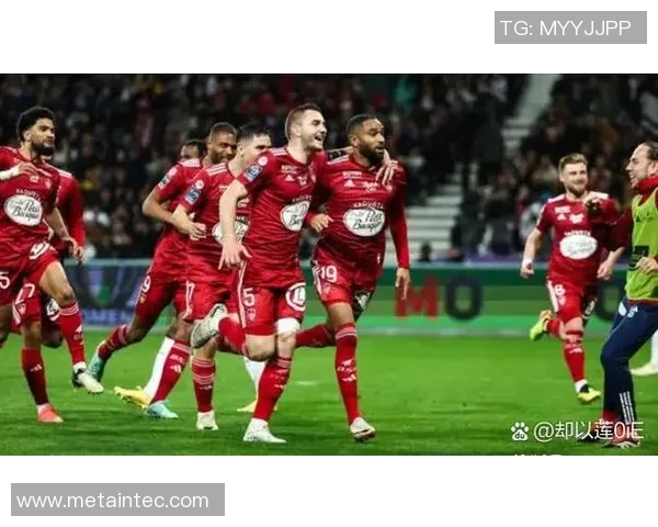 全球足球明星汇聚各大球队的精彩瞬间与传奇故事